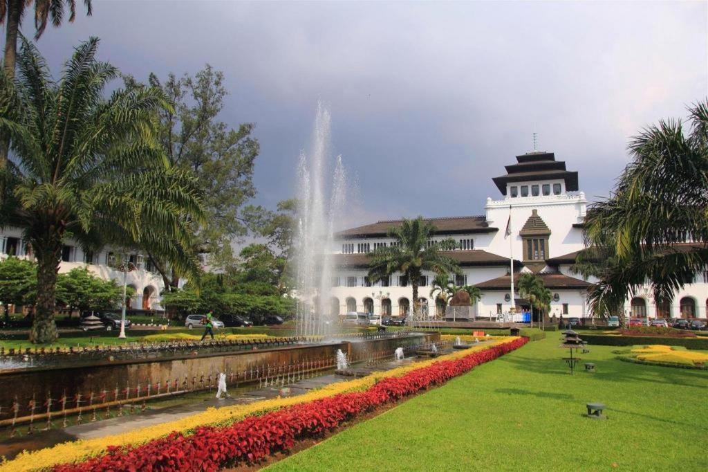 Gania Hotel Bandung Eksteriør billede
